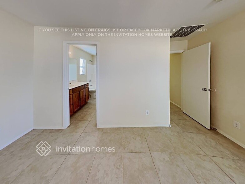 Building Photo - 34393 N Picket Post Dr