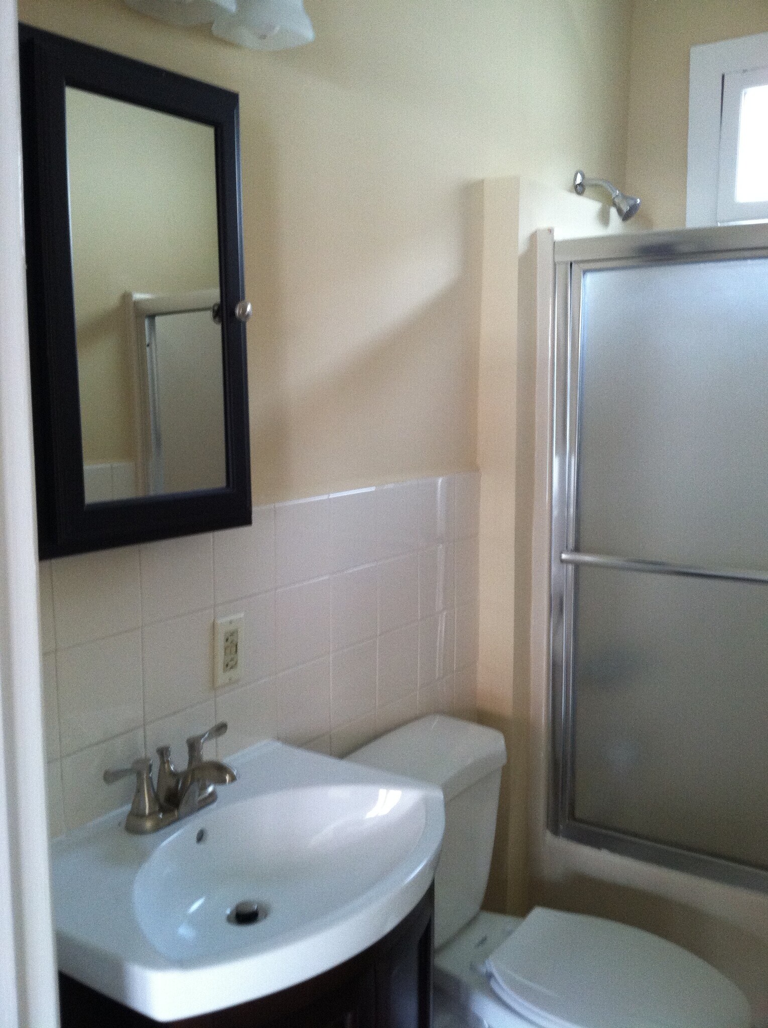 Building Photo - 120 Coming St