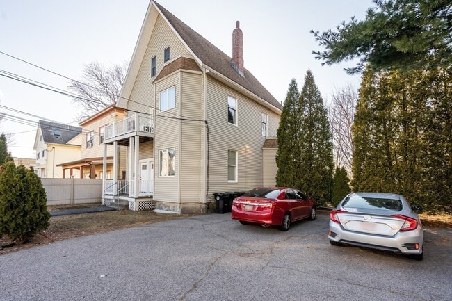 Building Photo - 55 Elton Ave