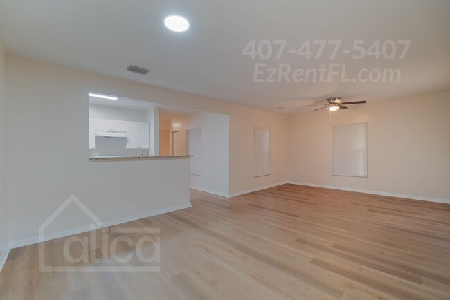 Building Photo - Newly Refreshed -  3 bedroom, 2 bath in We...