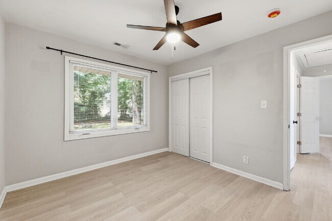 Building Photo - Updated Ranch with Garage, Fenced Yard & One-Level Living