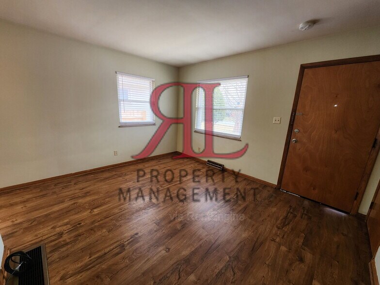 Building Photo - 3023 Darfield Pl