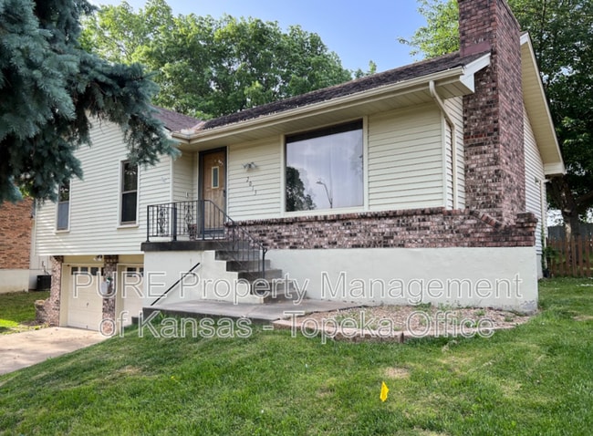 Building Photo - 2013 NW 84th Terrace