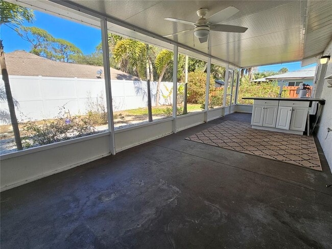 Building Photo - 272 Loyola Rd