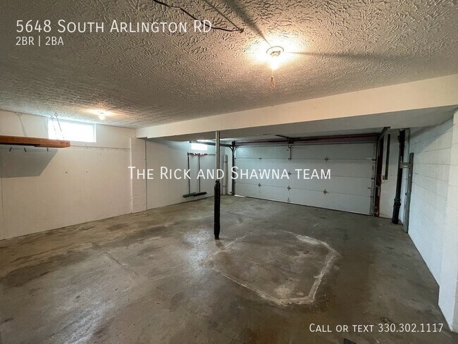 Building Photo - Two bedroom townhouse with bonus room for ...