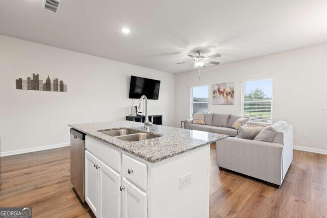 Building Photo - 6373 Rosetta Dr