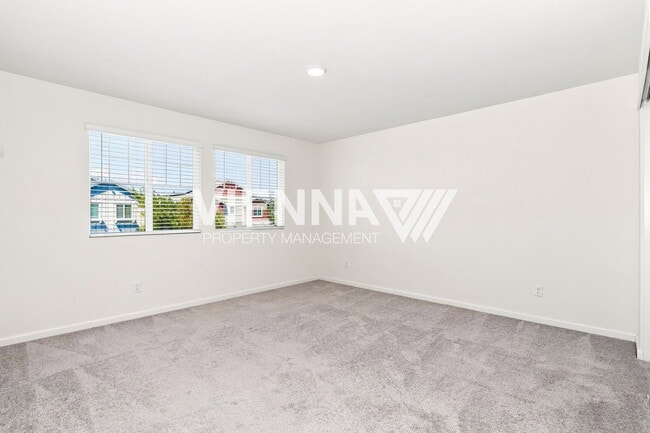 Building Photo - 3033 Welton Cir