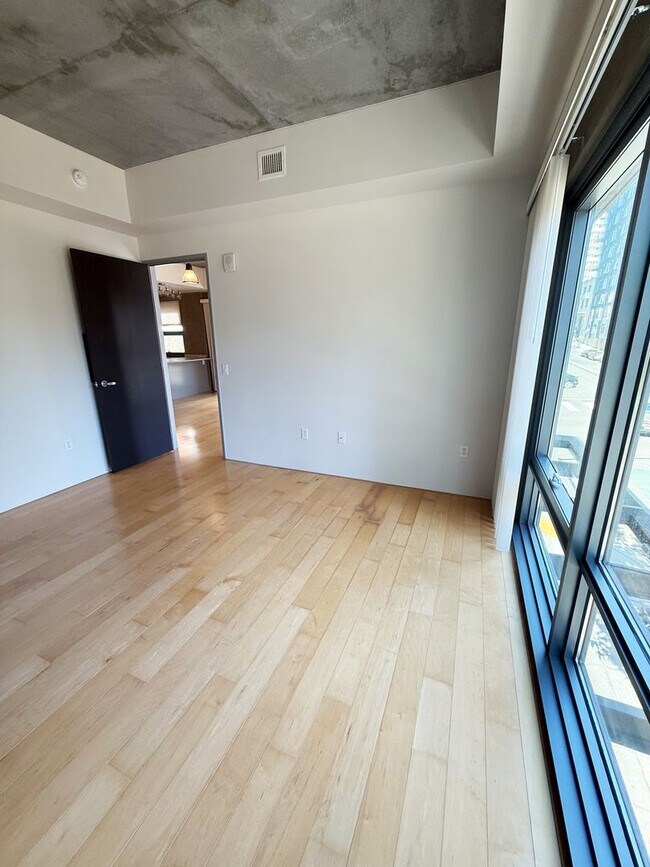 Building Photo - 2 Bed/2 Bath Condo at Aperture in Little I...