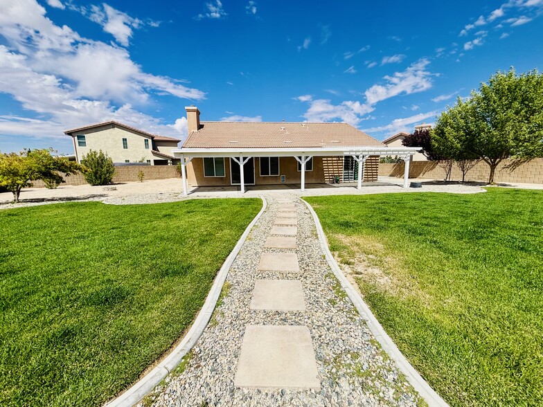 Building Photo - 4640 Trojan Ct