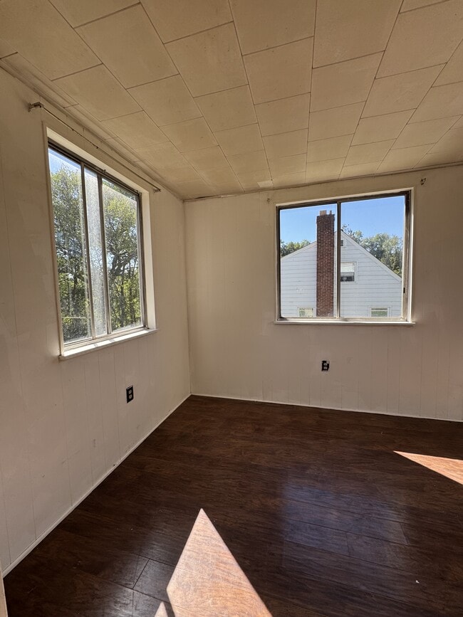 Building Photo - 1226 Cloverfield Dr