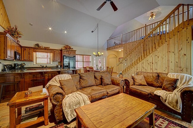 Building Photo - 329 Arrowood Pointe