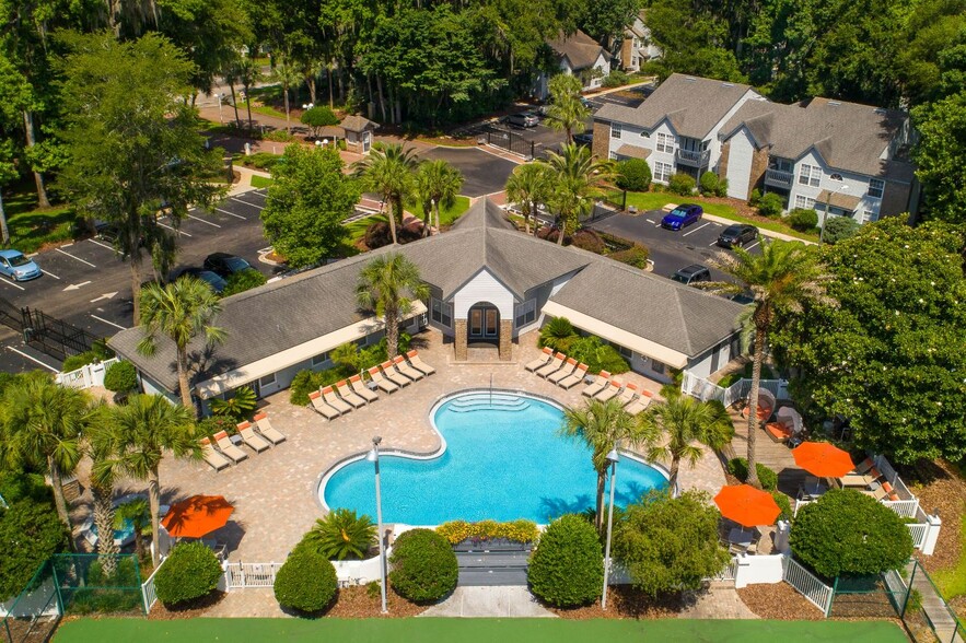 Primary Photo - Spyglass Apartments