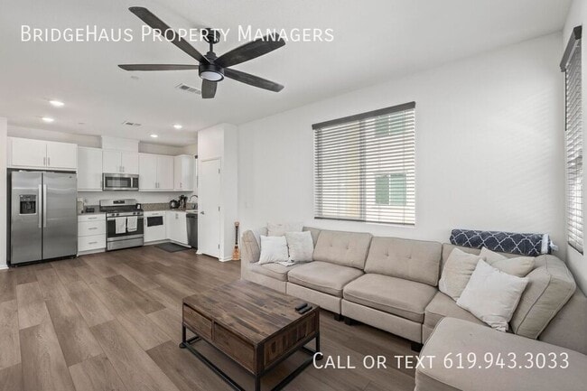 Building Photo - 5480 Seacliff Pl