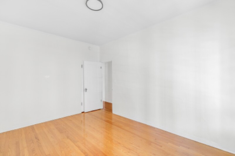 Building Photo - 366 N Sierra Bonita Ave