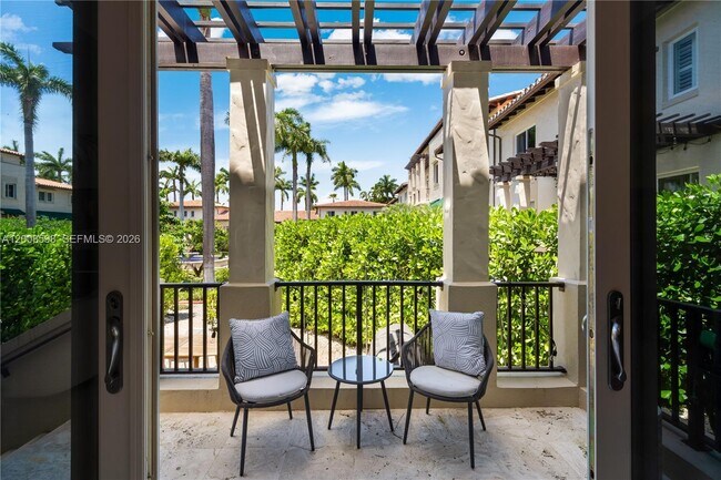 Building Photo - 13636 Deering Bay Dr