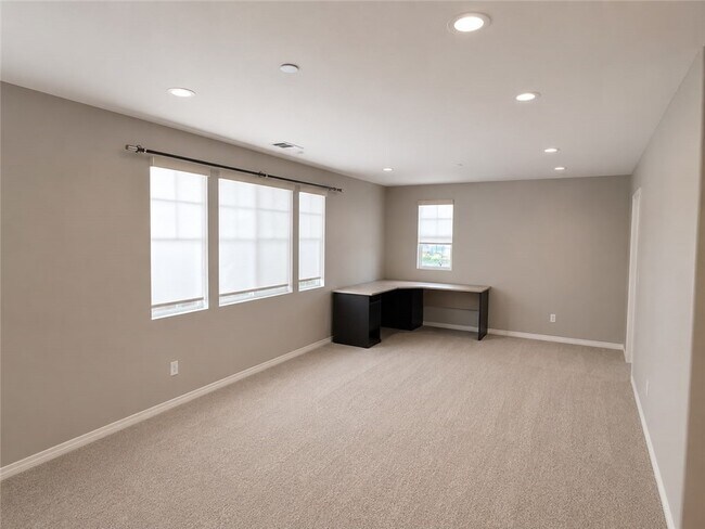 Building Photo - 2308 Navigation Cir