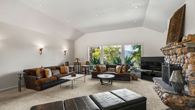 Building Photo - Hilltop Estate in Green Valley-Fully Furni...