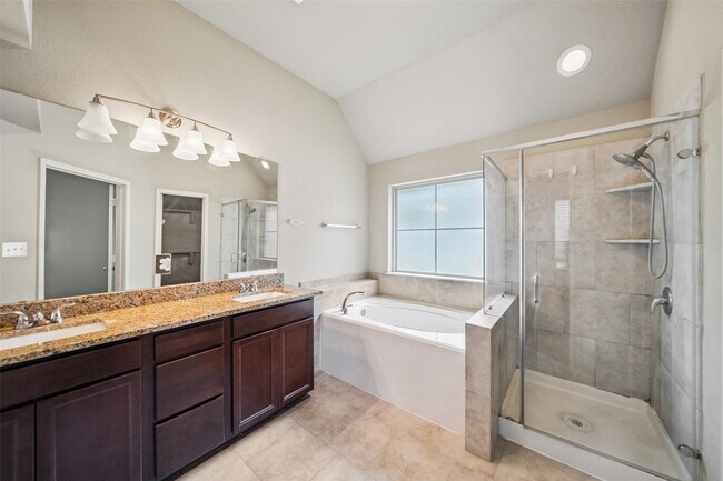 Building Photo - 13402 E Summer Chase Cir