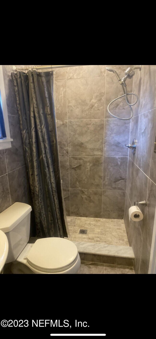 Building Photo - 5557 Floral Ave