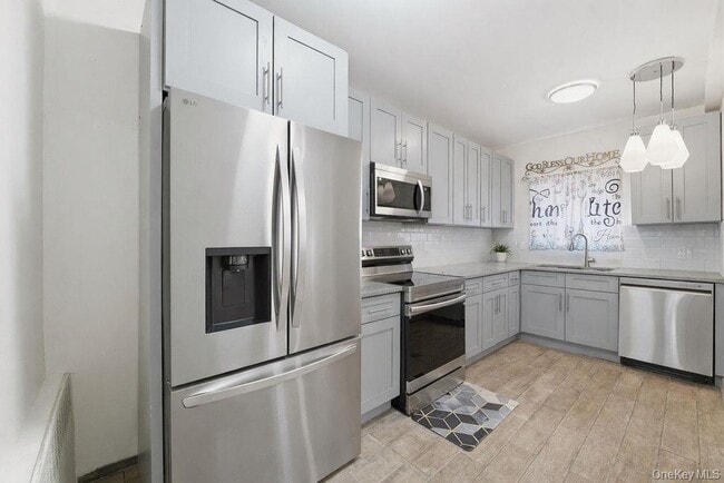 Building Photo - 238 E 88th St