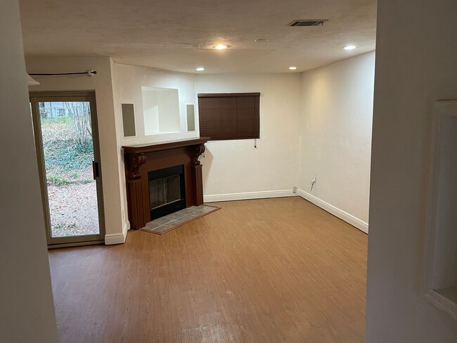 Building Photo - 3/2 House in Huntington Woods