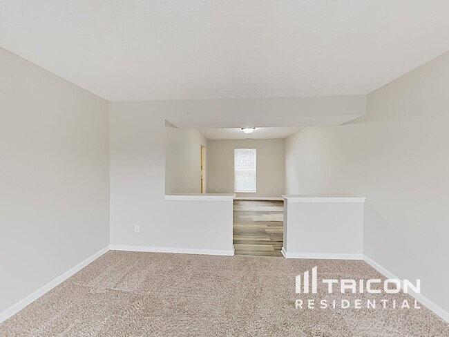 Building Photo - 6628 Waterstone Dr