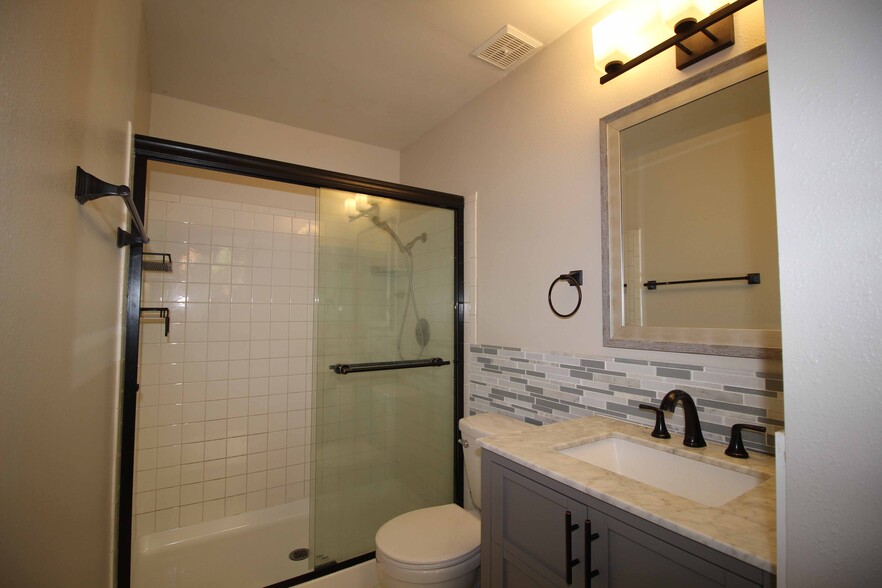 Building Photo - 4879 Collwood Blvd