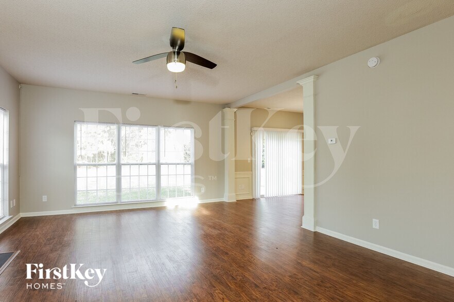 Building Photo - 4817 Loganshire Ln