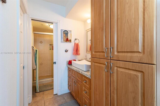 Building Photo - 2030 S Ocean Dr