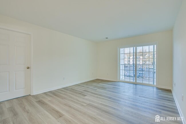 Building Photo - 1223 Waterford Dr