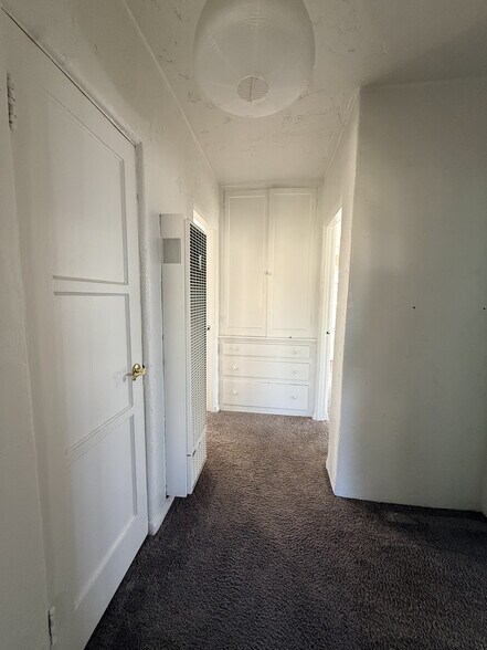 Building Photo - 1416 Ellsmere Ave