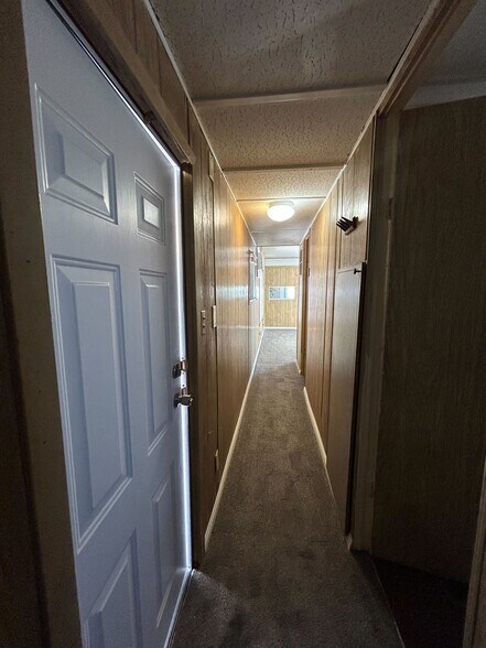 Building Photo - 3601 E Wyoming Ave