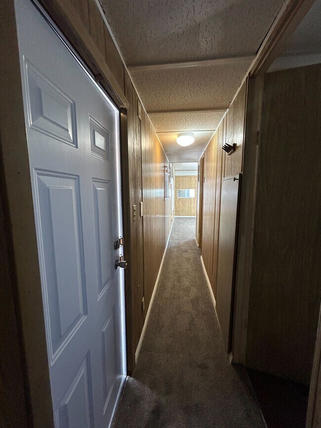 Building Photo - 3601 E Wyoming Ave