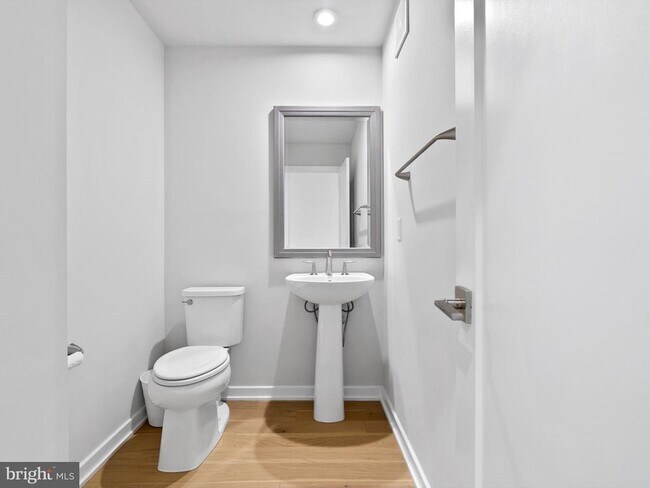 Building Photo - 7465 Backett Wood Ter