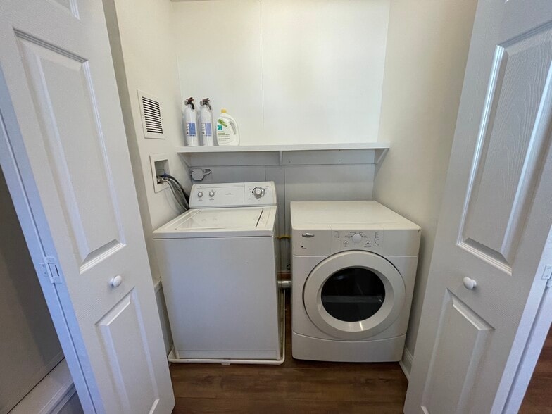 Laundry Closet - 303 S Olive St