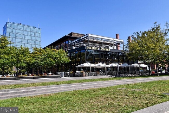 Building Photo - 1300 4th St SE