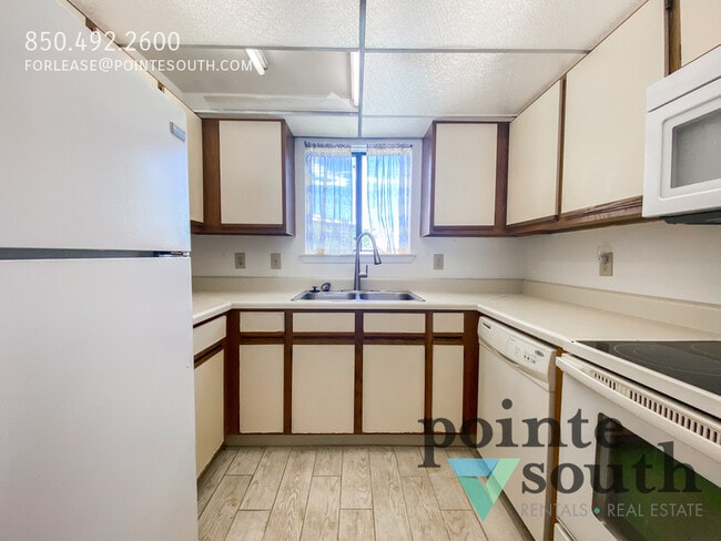 Building Photo - 14100 River Rd