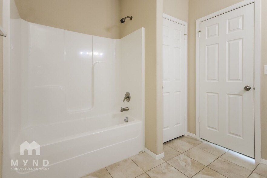 Building Photo - 1111 Musket St