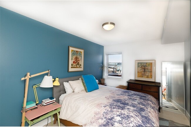 Building Photo - CoHi - Spacious One Bed Condo