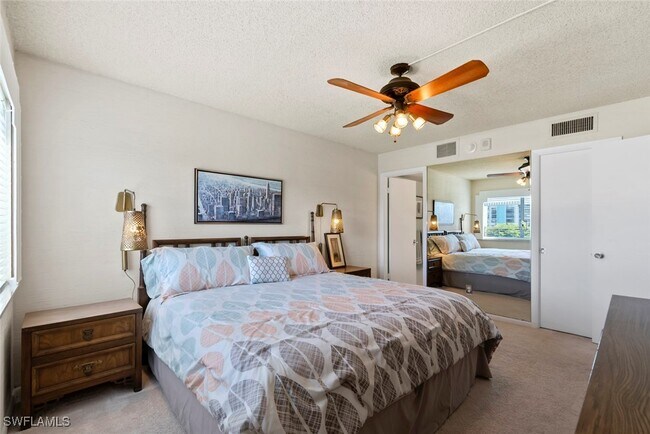 Building Photo - 3420 Gulf Shore Blvd N