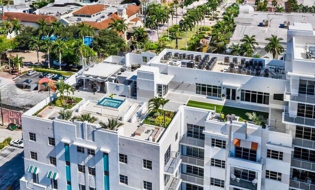 Building Photo - 155 E Boca Raton Rd