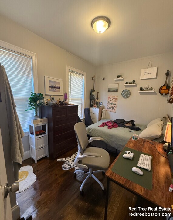 Building Photo - 71 Hillside St