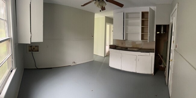 Building Photo - First Month Free!!