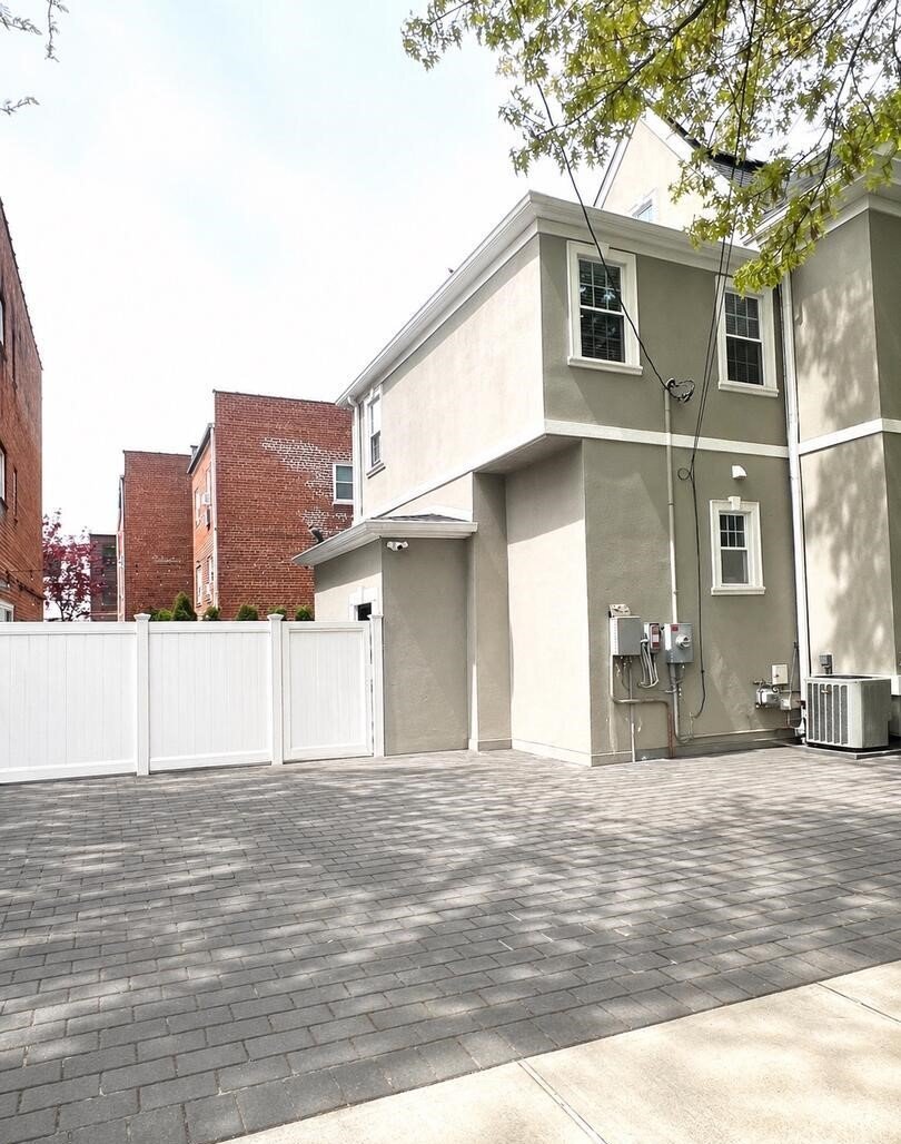 Building Photo - 215-20 43rd Ave