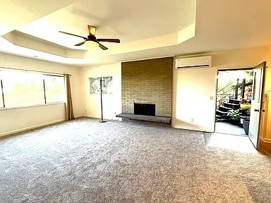 TONS OF NATURAL LIGHT IN LIVING ROOM AND KITCHEN. SEE DOOR TO PATIO - 4321 SW Fletcher St