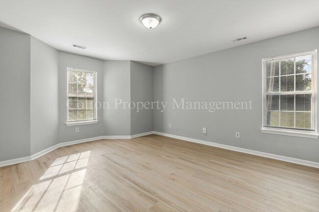 Building Photo - 406 N Dickerson St