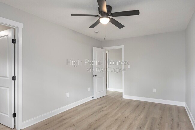 Building Photo - 932 Hurtt Rd