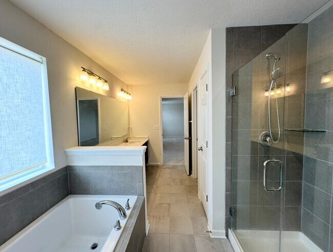 Building Photo - 1327 Sunnybrook Ln