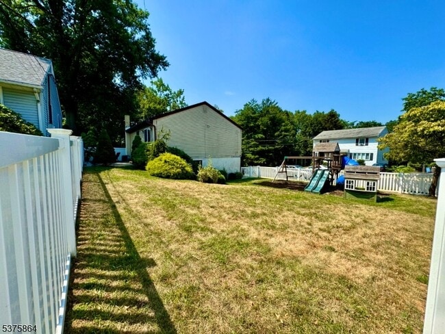 Building Photo - 37 Hazelview Ave