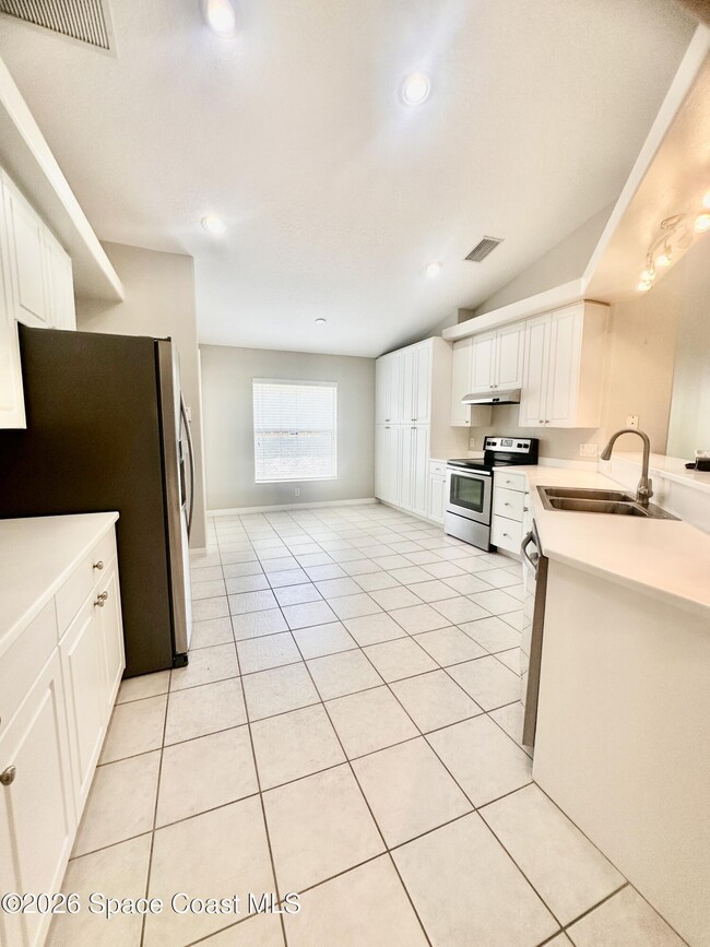 Building Photo - 2817 Mondavi Dr